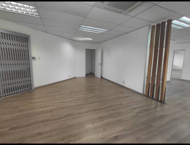 412M² OFFICE TO LET IN FOURWAYS